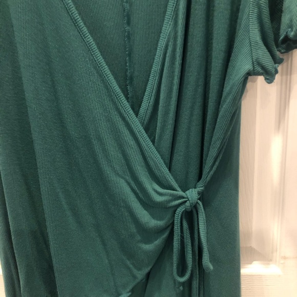 Lane Bryant Green Faux Wrap Top 14/16 - Picture 4 of 8